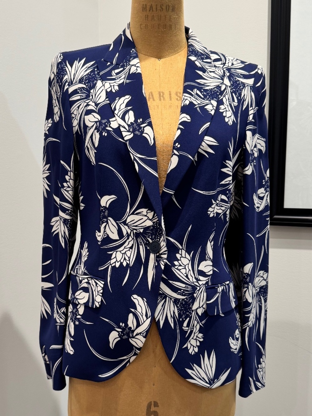 Escada  Floral Print Blazer US8 NWT